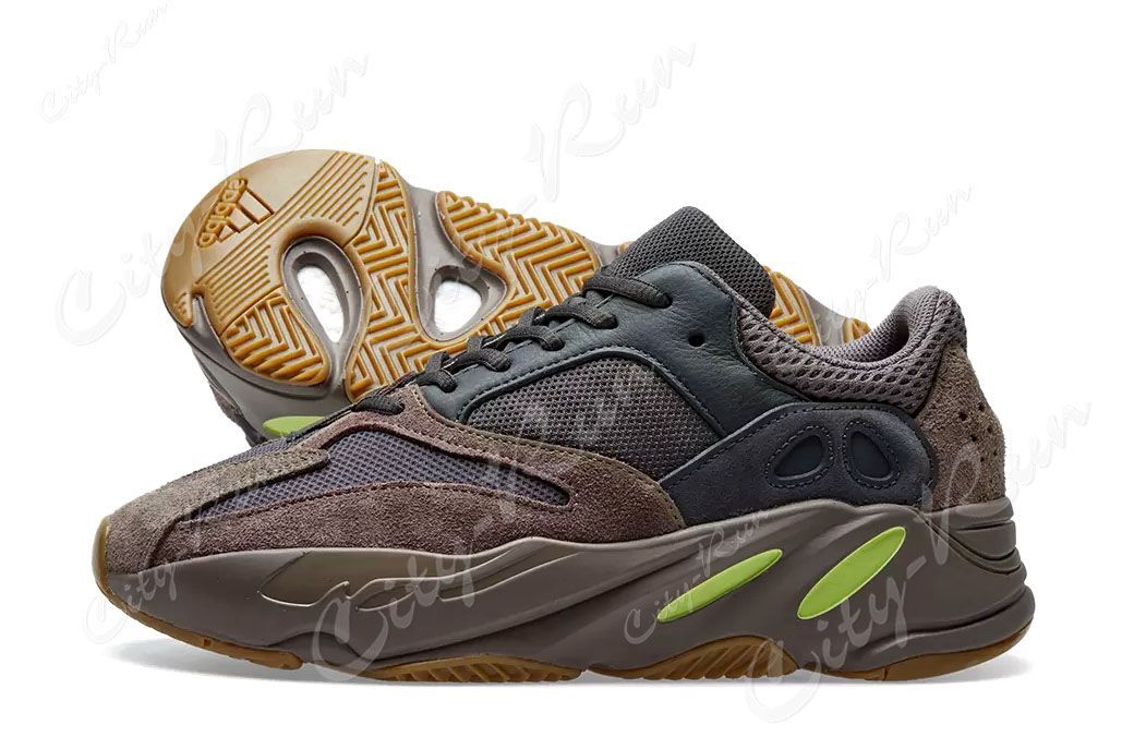  Adidas Yeezy Boost 700